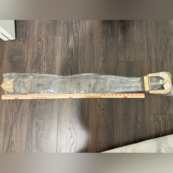 Oversized Belt - Picture 4 of 4